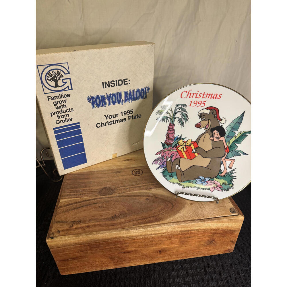 1995 Christmas Collectible Plate Featuring Baloo - White Decorative Plate